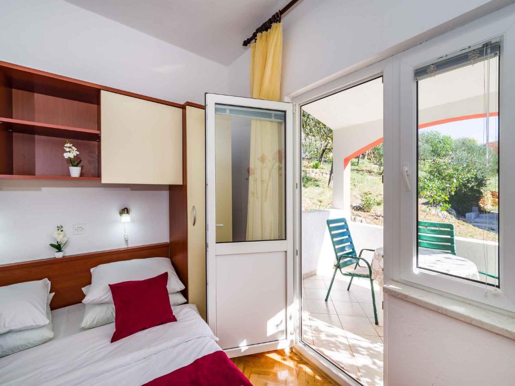 Bazén v ubytovaní Holiday home in Jasenice 33303 alebo v jeho blízkosti