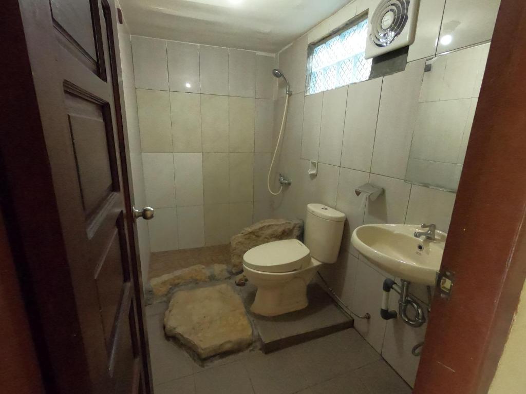 PIAS POPPIES HOTEL - 4