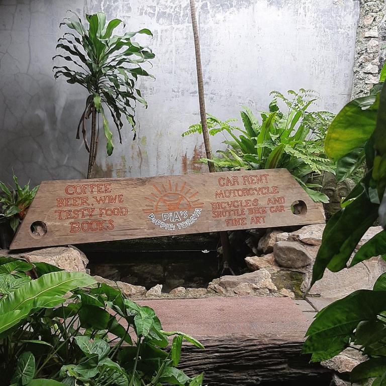 PIAS POPPIES HOTEL - 12