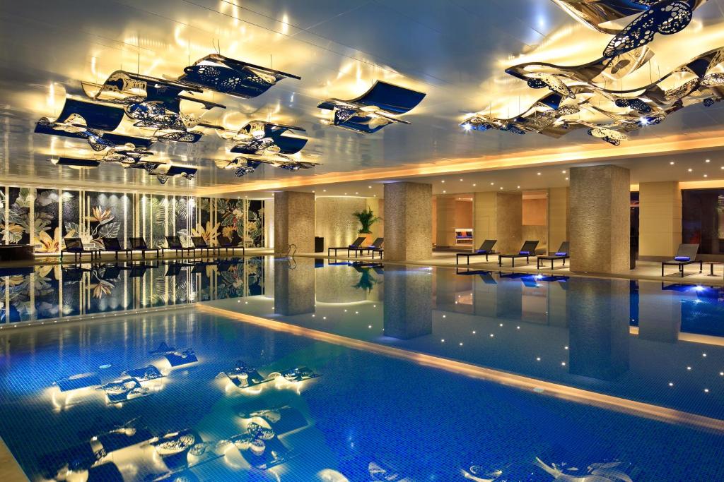 Bazén v ubytování InterContinental Kunming by IHG nebo v jeho okolí