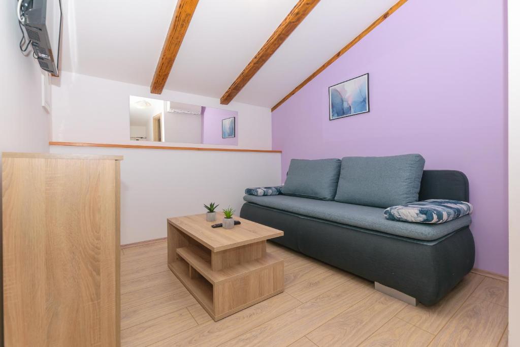 Posezení v ubytování Spacious holiday home Guran