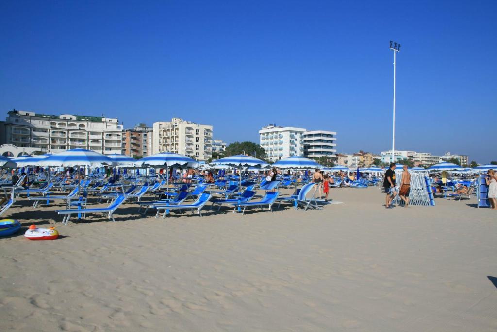 A beach at or near a szállodákat