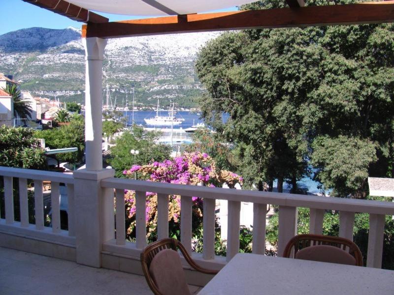 Apartment in Korcula with sea view, terrace, air conditioning, Wi-Fi (4695-1)