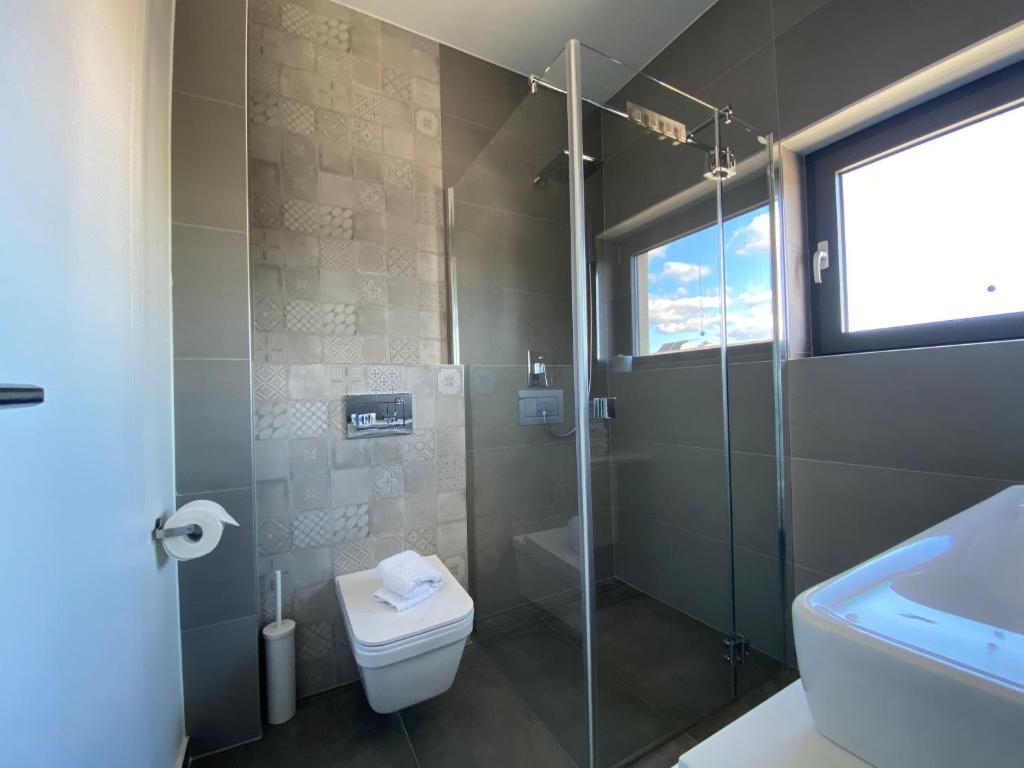 The View Luxury Residence with Pool - 4