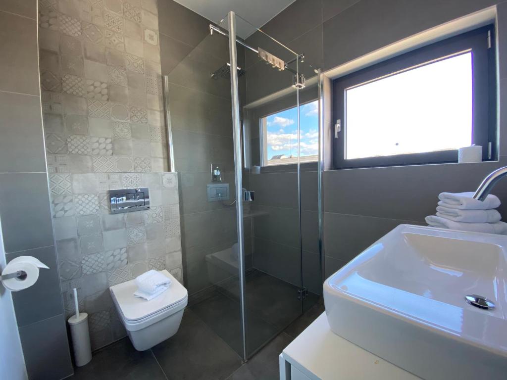 The View Luxury Residence with Pool - 5