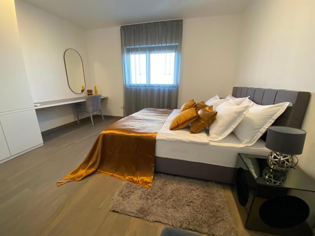 The View Luxury Residence with Pool - 8