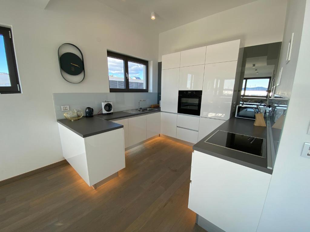 The View Luxury Residence with Pool - 15