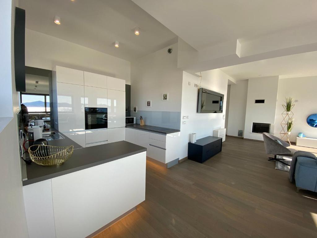 The View Luxury Residence with Pool - 16