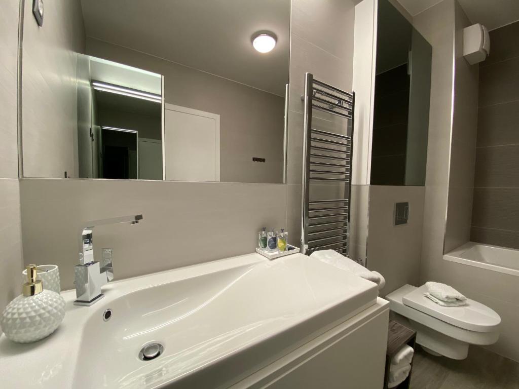 The View Luxury Residence with Pool - 17