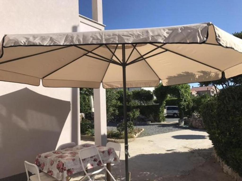 Fotografie z fotogalerie ubytování Apartmani Kaštelan v Rabu