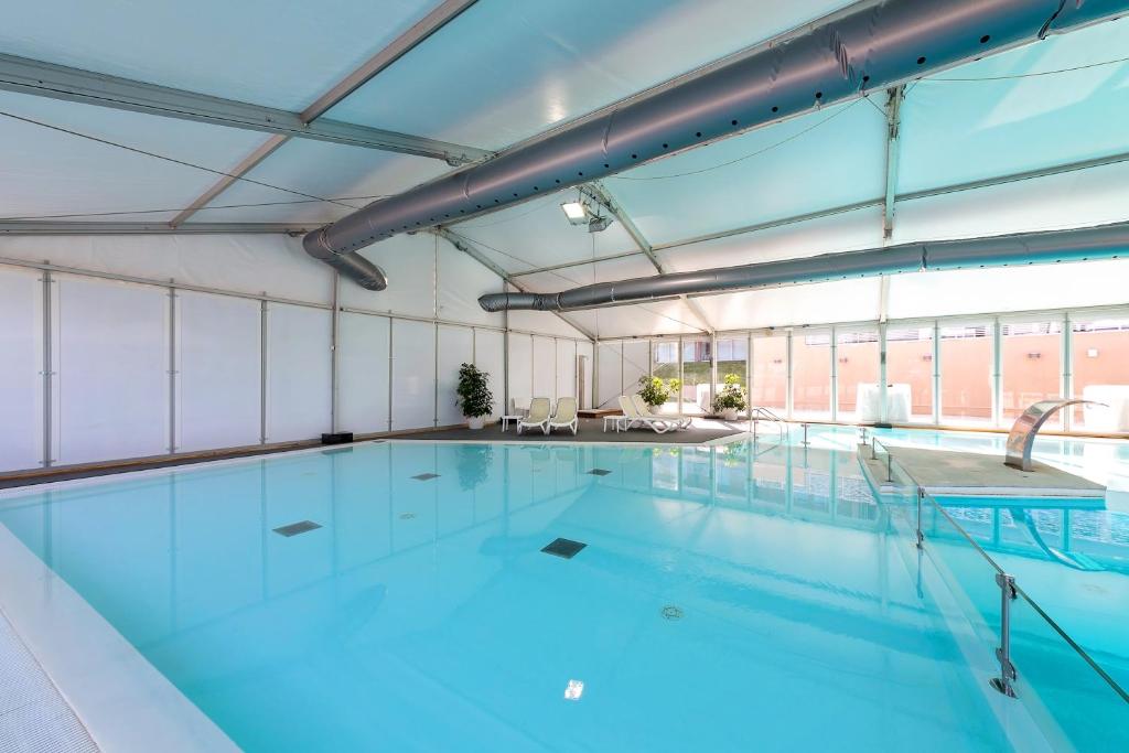 Bazén v ubytování Hotel Molindrio Plava Laguna nebo v jeho okolí