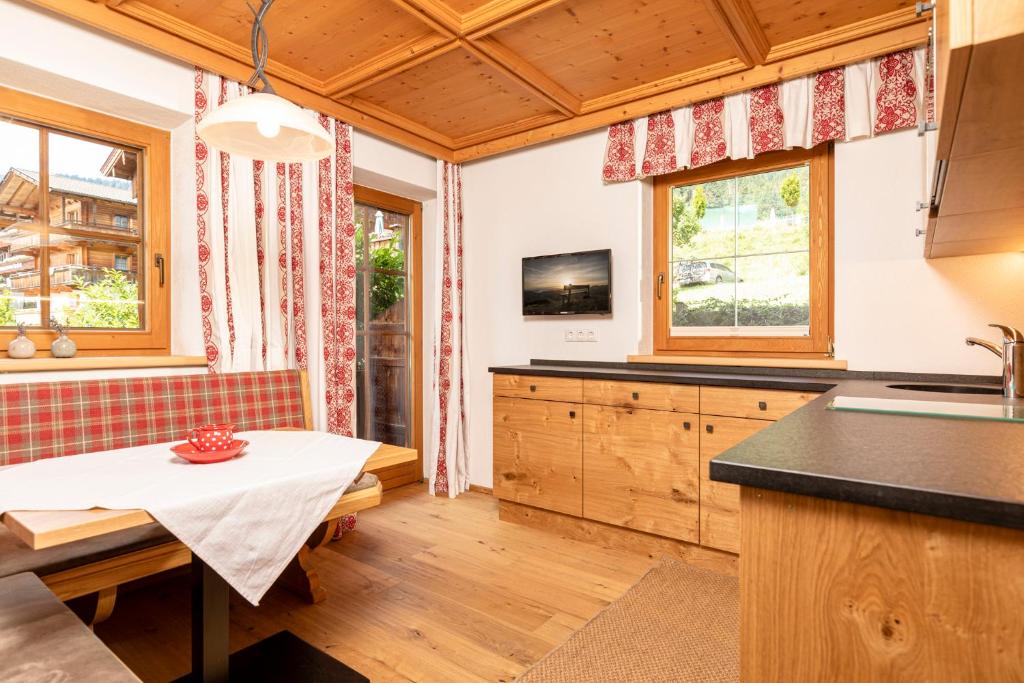 Kuchyň nebo kuchyňský kout v ubytování Gästehaus Gratlspitz