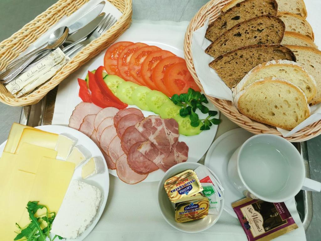 Dworek Zloty Róg Hotel i Restauracja - Resim 38