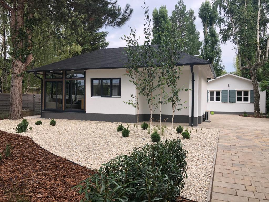 Hoone, kus puhkemaja asub