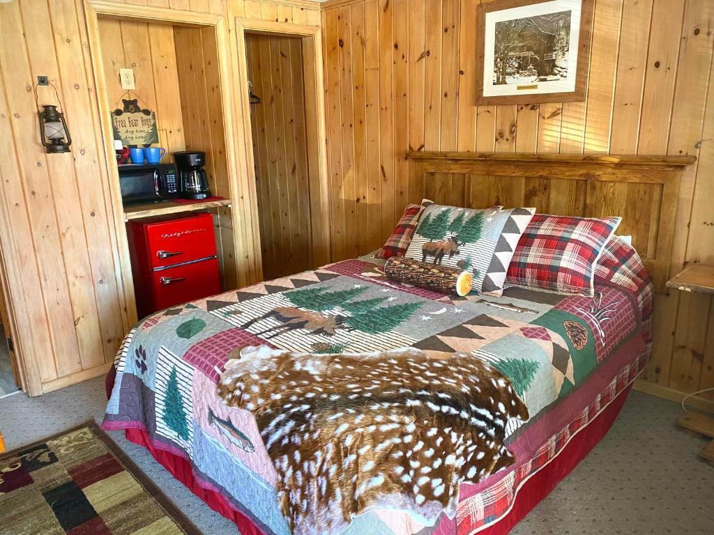 Postel nebo postele na pokoji v ubytování Moosewood Inn