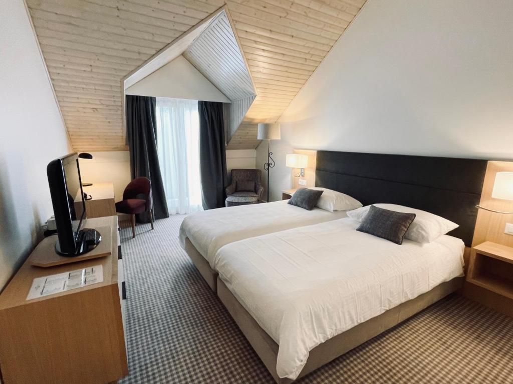 Hotel La Barcarolle - Superieure Tweepersoonskamer Met Uitzicht Op Het Meer