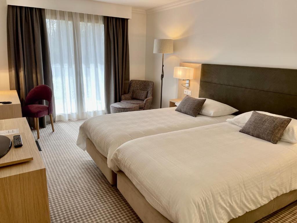 Hotel La Barcarolle - Tweepersoonskamer Met Terras En Uitzicht Op De Tuin