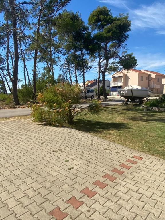 Budova, v ktorej sa apartmán nachádza