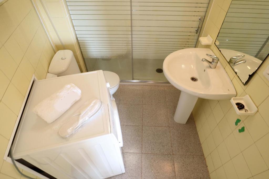 Kúpeľňa v ubytovaní Creu de sant pol, apartamento 2 pax a pocos metros Playa Sant Pol F30066