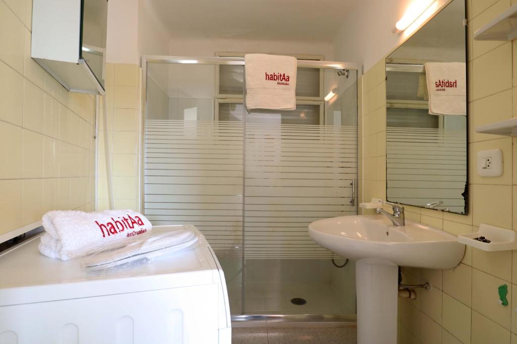 Kúpeľňa v ubytovaní Creu de sant pol, apartamento 2 pax a pocos metros Playa Sant Pol F30066