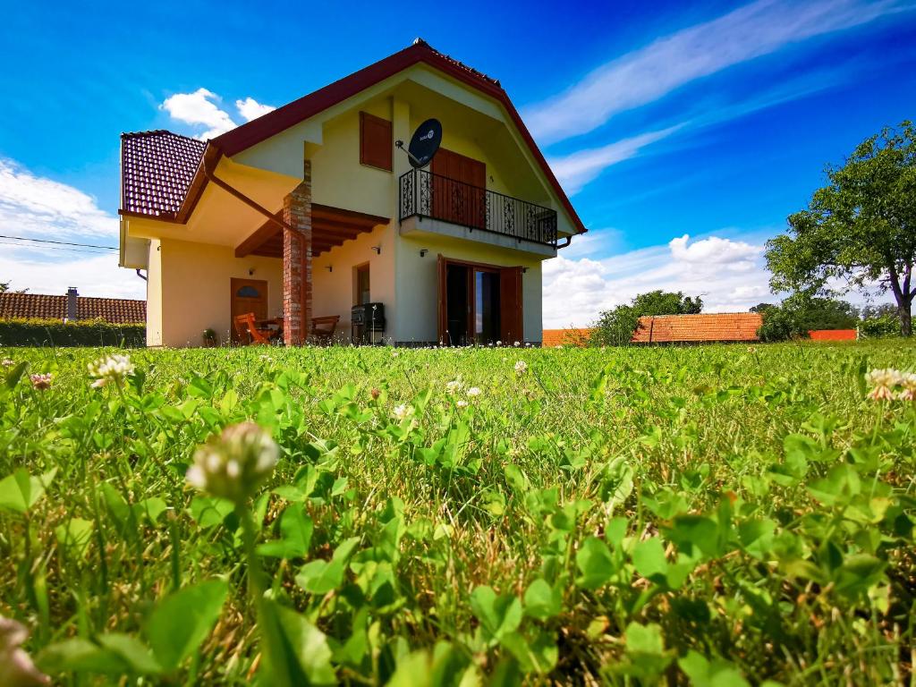 Budova, kde se prázdninový dům nachází