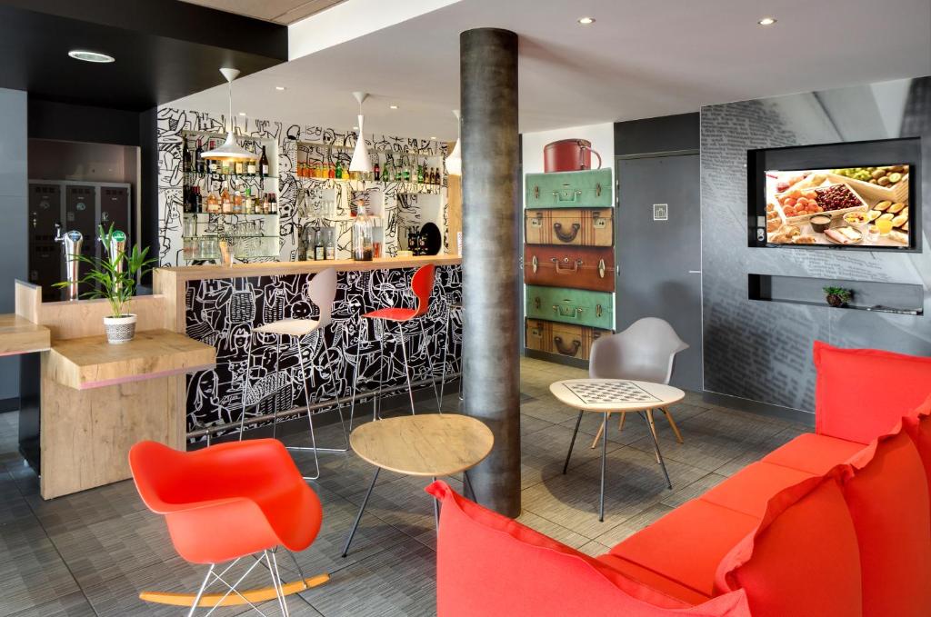 Posezení v ubytování ibis Clermont Ferrand Nord Riom