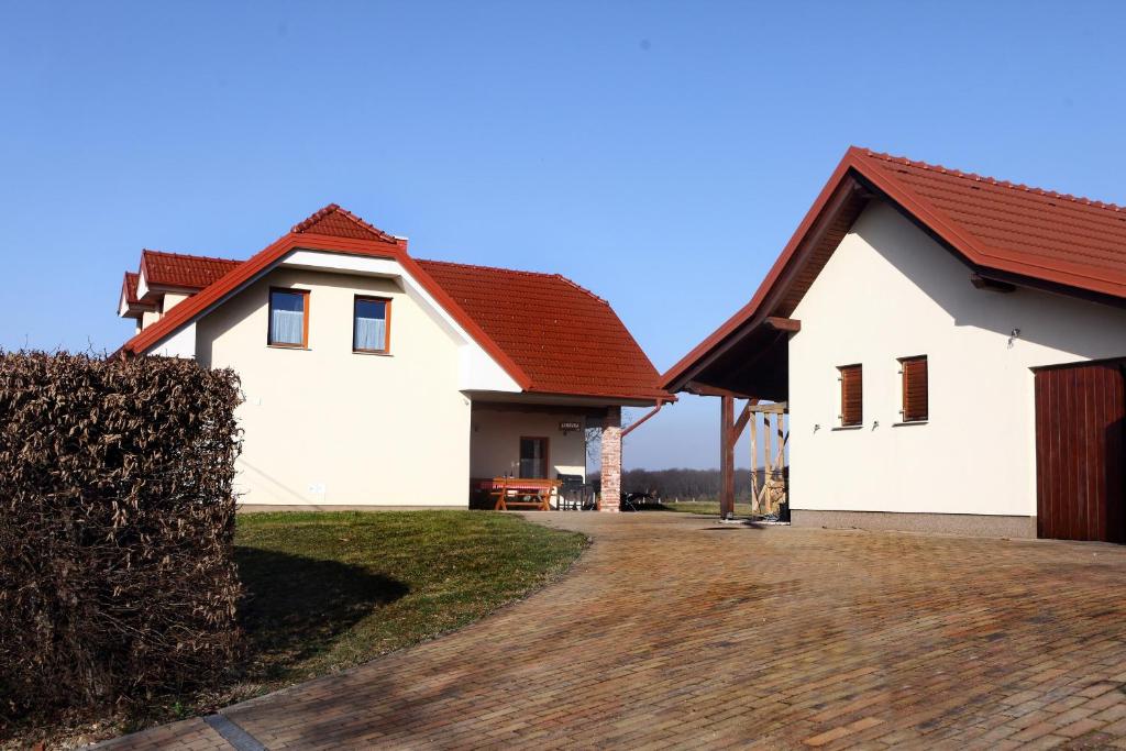 Budova, kde se prázdninový dům nachází