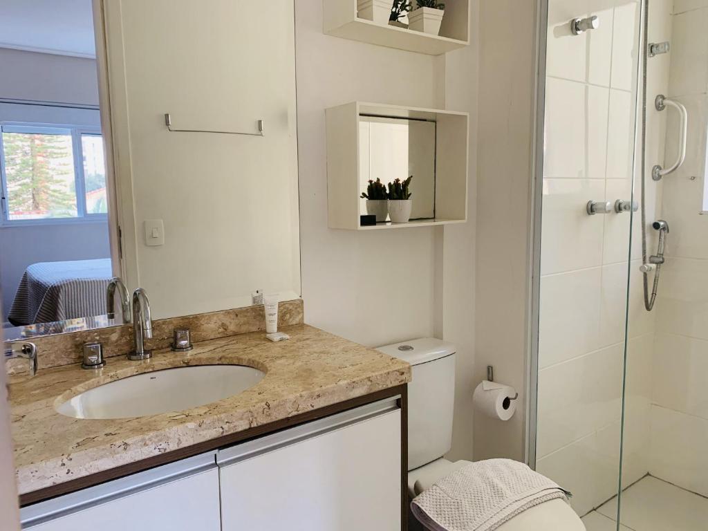  Apartamento a 200 metros da Paulista com AC