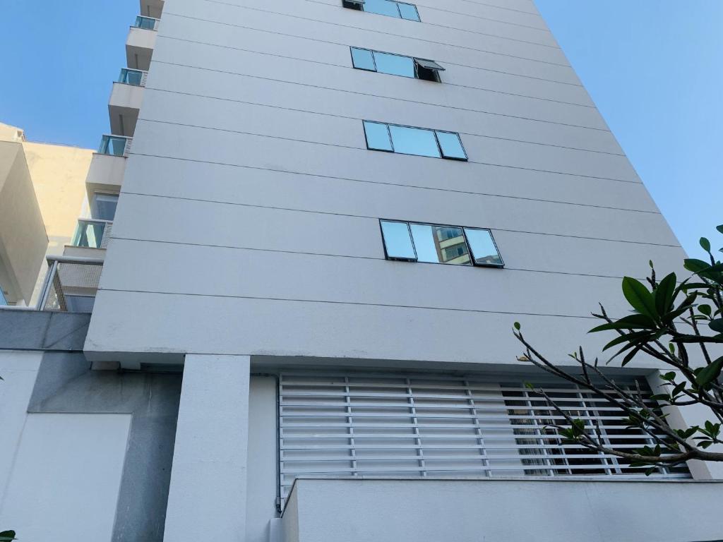  Apartamento a 200 metros da Paulista com AC