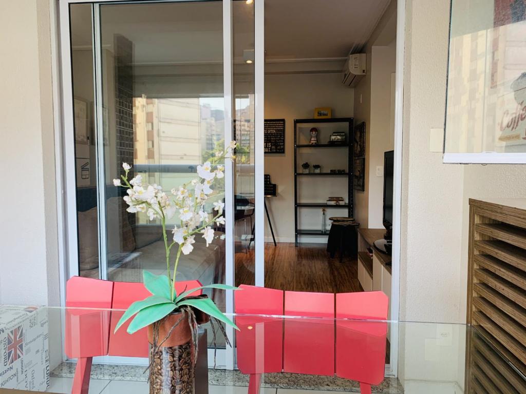  Apartamento a 200 metros da Paulista com AC
