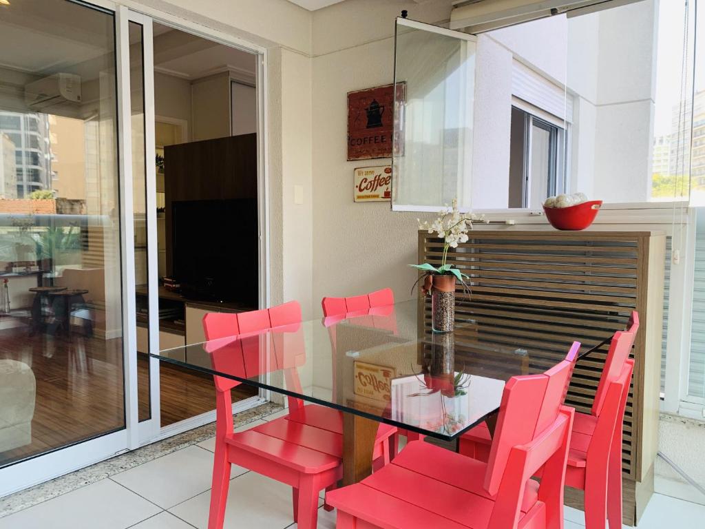  Apartamento a 200 metros da Paulista com AC