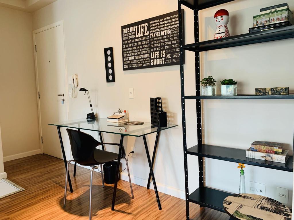  Apartamento a 200 metros da Paulista com AC