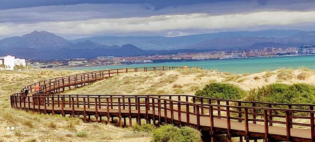 Fotografie z fotogalerie ubytování Apartamento adosado cerca del mar v destinaci Gran Alacant
