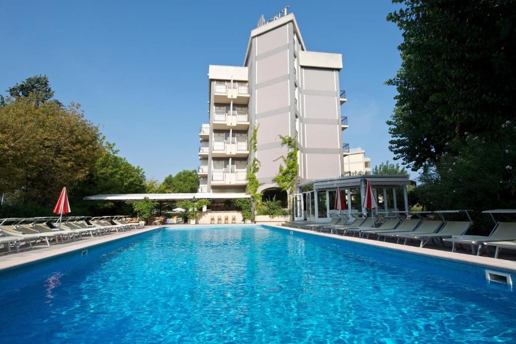Bazén v ubytování Hotel President nebo v jeho okolí