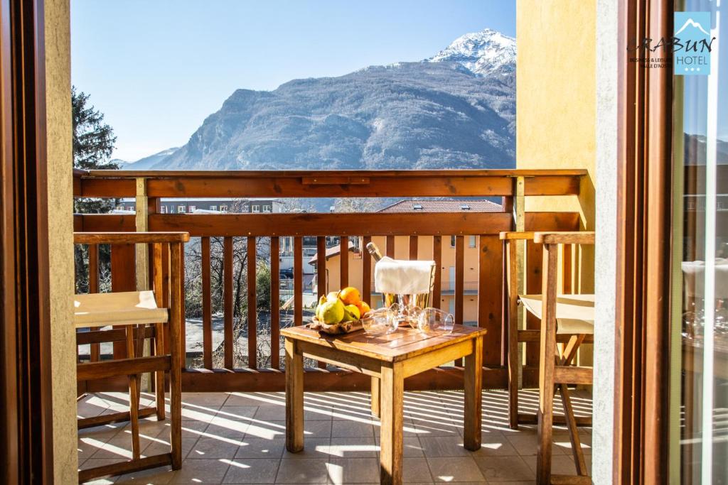 Nespecifikovaný výhled na hory nebo výhled na hory při pohledu z hotelu