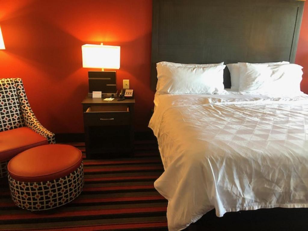 Holiday Inn Lafayette North, an IHG Hotel - 