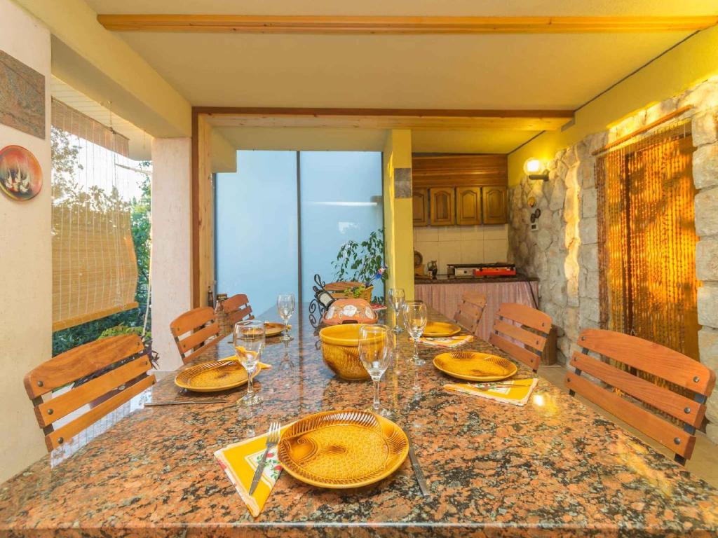 Posedenie v ubytovaní Apartment in Njivice/Insel Krk 33553