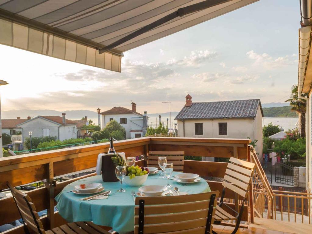 Zdjęcie z galerii obiektu Apartment in Njivice/Insel Krk 27855 w mieście Nijvice