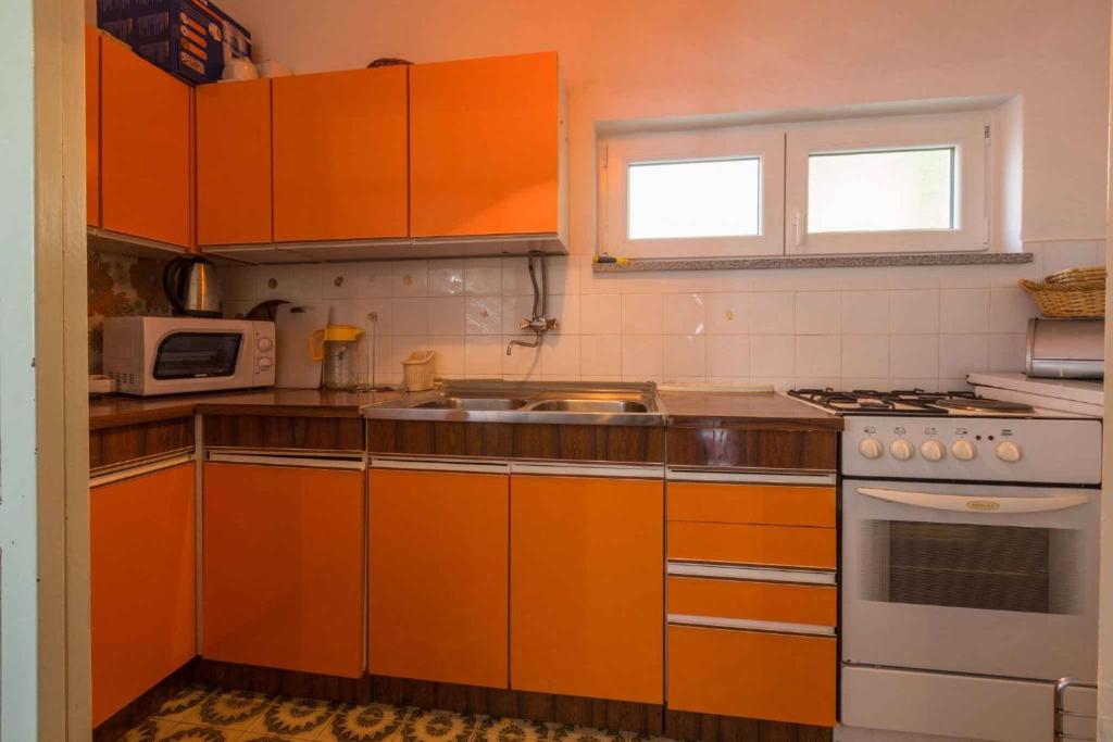 Kuchyňa alebo kuchynka v ubytovaní Apartment in Crikvenica 5611
