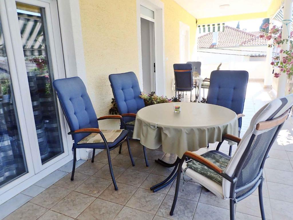 Posedenie v ubytovaní Apartment in Starigrad-Paklenica 6860