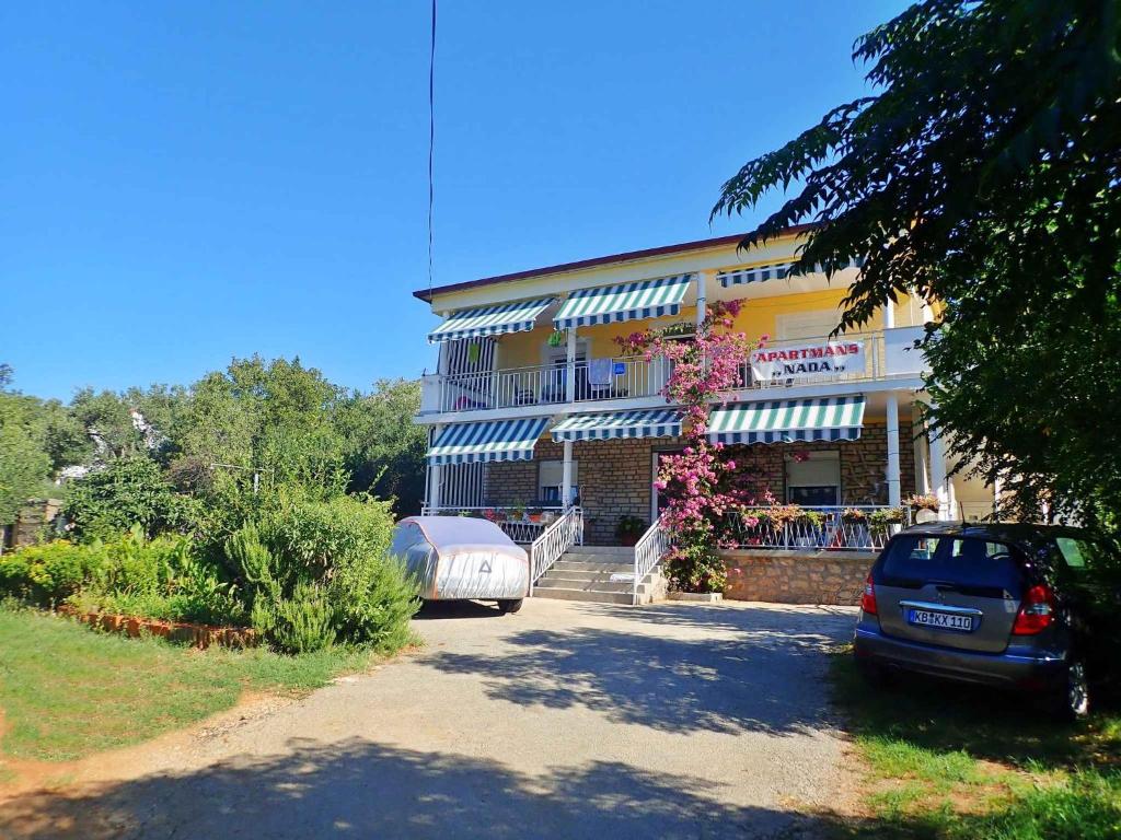 Budova, v ktorej sa apartmán nachádza