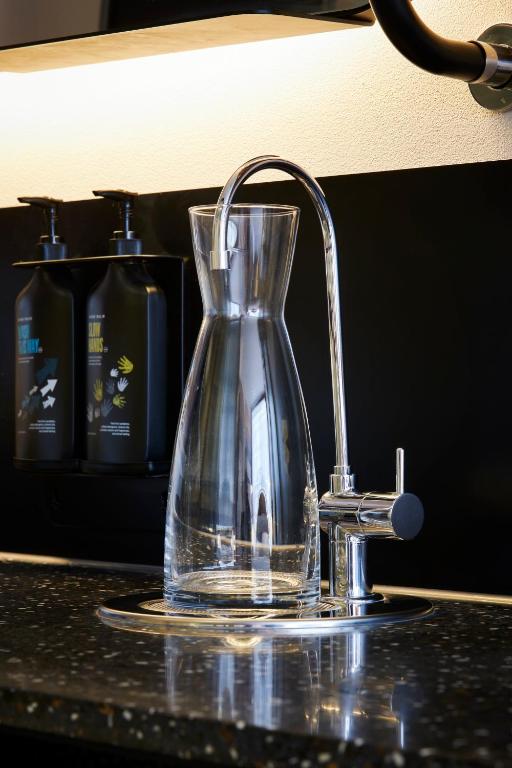 Ovolo Melbourne South Yarra, a Wyndham Hotel photo