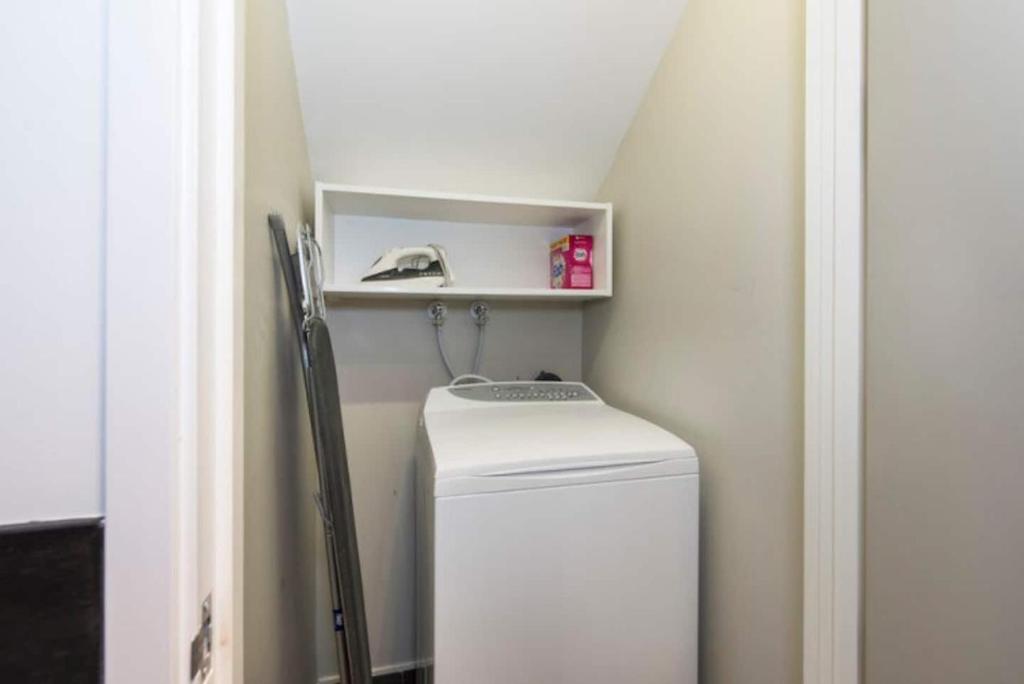 Brilliant Central Location - Resim 5