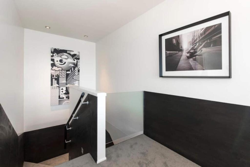 Brilliant Central Location - Resim 21