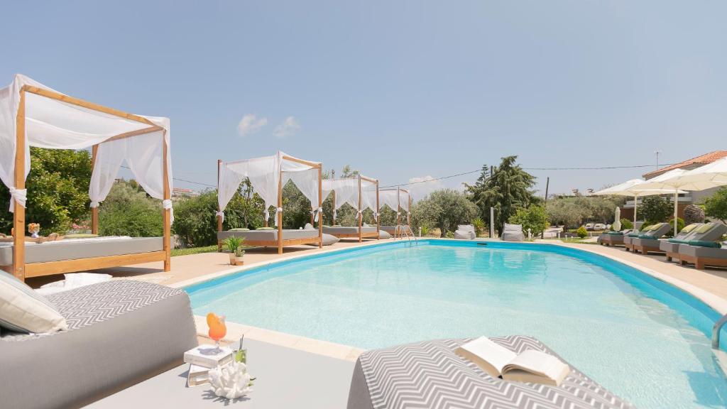Bazén v ubytování Skiathos Avaton Hotel, Philian Hotels & Resorts nebo v jeho okolí