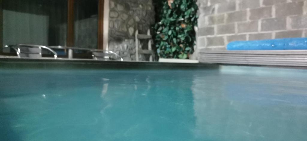 Bazén v ubytování Banya Guest Rooms 23 nebo v jeho okolí