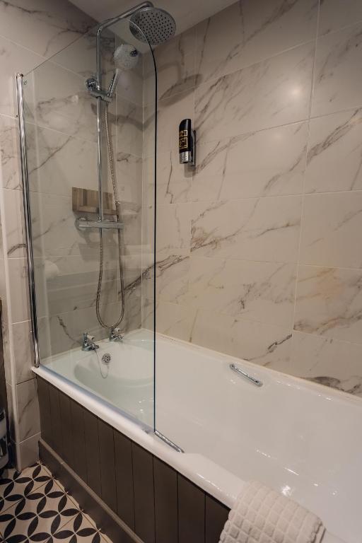 Ένα μπάνιο στο Hotel Imperial Dundalk