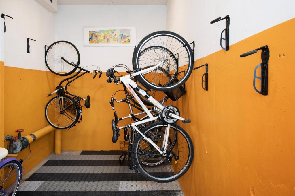 Jízda na kole v ubytování Slottsskogen Hotel nebo okolí