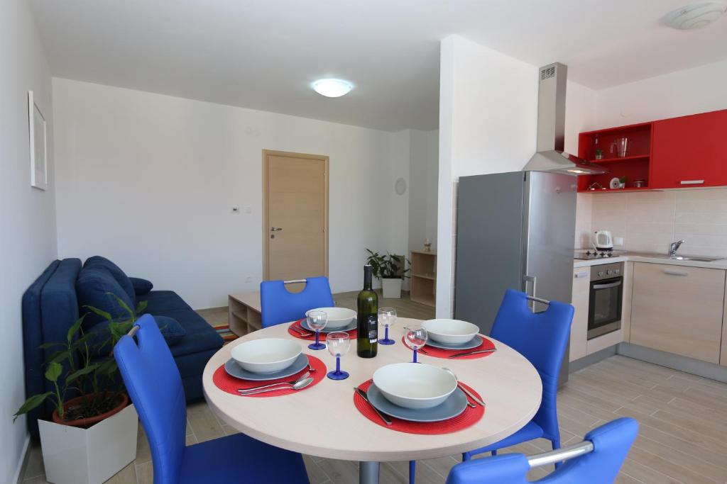 Кухня или мини-кухня в Apartments Sucic Iva i Tea
