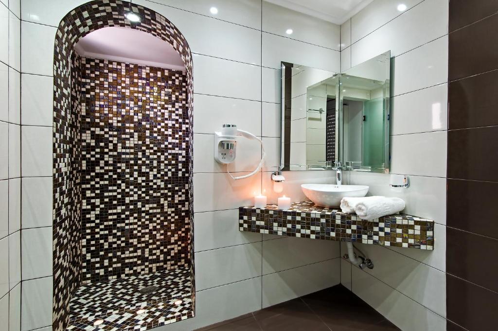 Koupelna v ubytování Gianna Suites